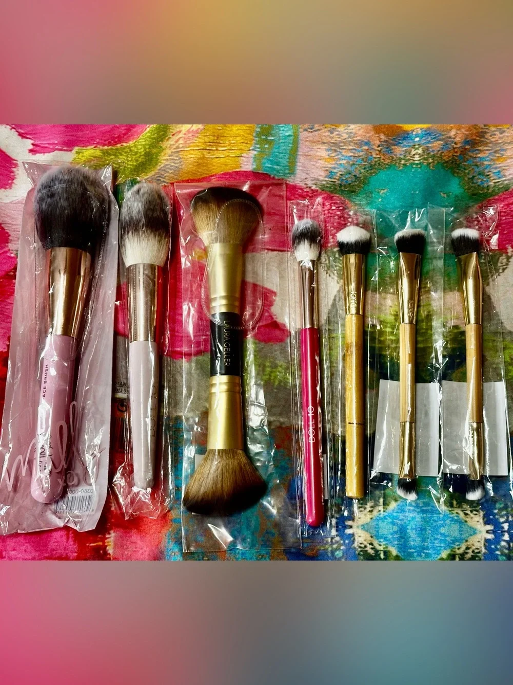 Bundle of 20 Doll 10, Mally, IT Cosmetics, Laura Gellar, & Tarte Makeup Brushes